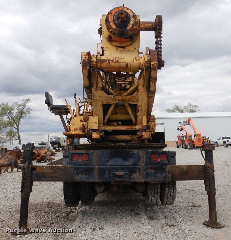 image for item GY9204 1963 Henrickson Drilling rig truck