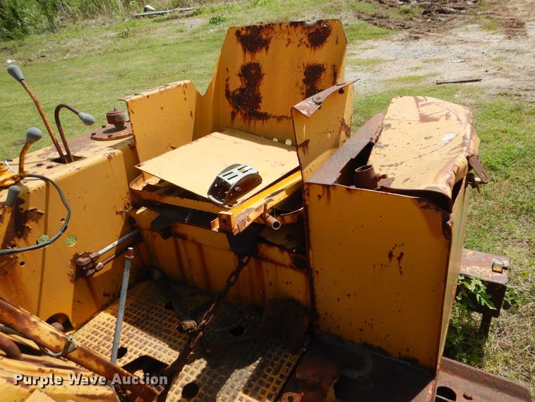 image for item GY9776 Massey Ferguson 200  crawler dozer