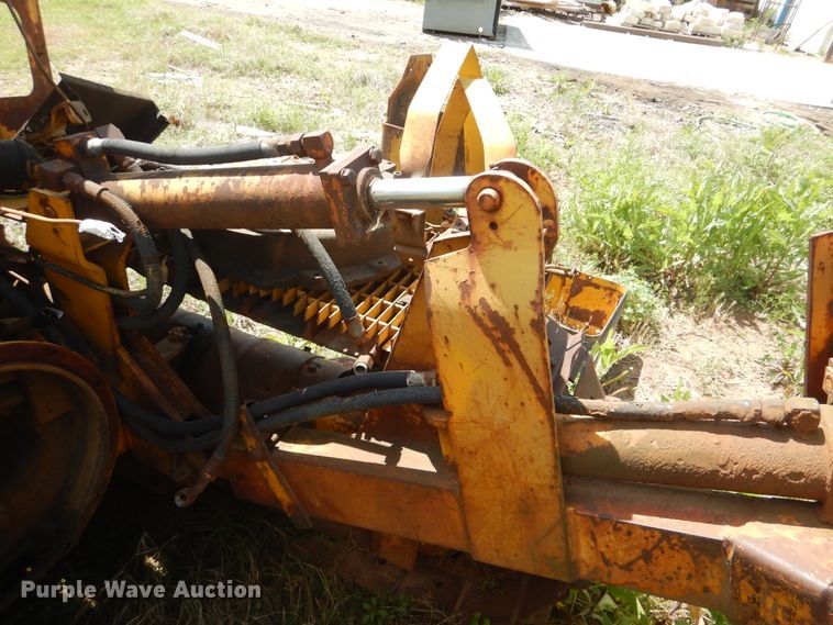 image for item GY9776 Massey Ferguson 200  crawler dozer