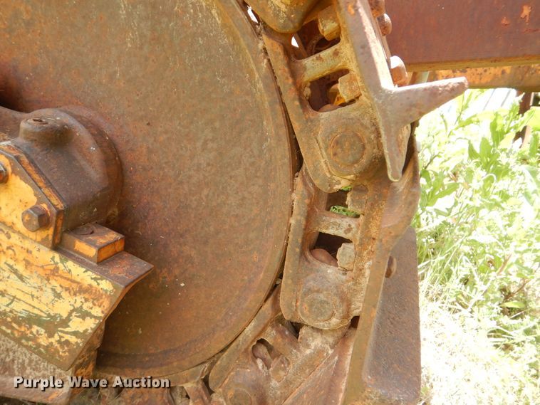 image for item GY9776 Massey Ferguson 200  crawler dozer