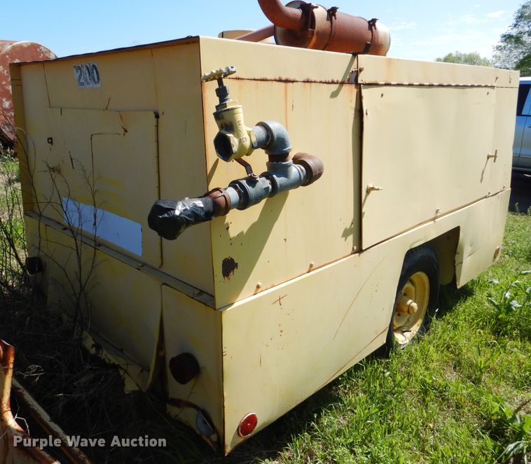 image for item GY9779 Leroi 185 air compressor