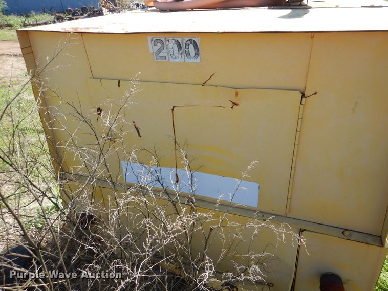 image for item GY9779 Leroi 185 air compressor