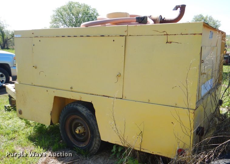 image for item GY9779 Leroi 185 air compressor