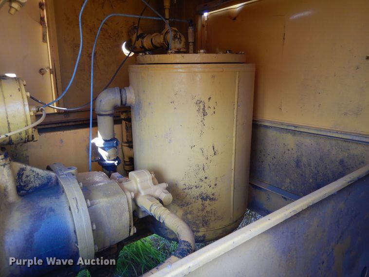 image for item GY9779 Leroi 185 air compressor