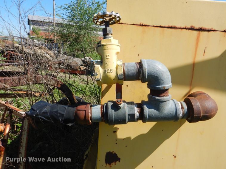 image for item GY9779 Leroi 185 air compressor