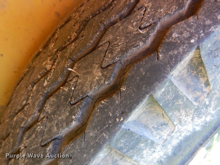 image for item GY9779 Leroi 185 air compressor