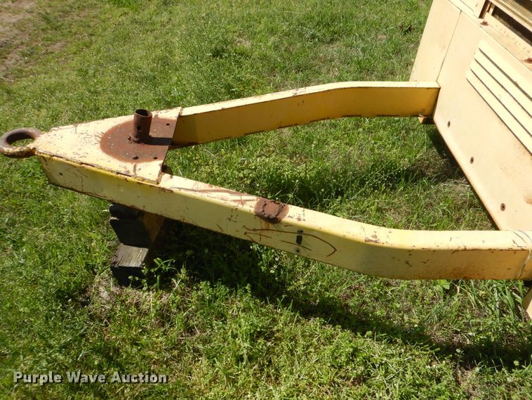 image for item GY9779 Leroi 185 air compressor