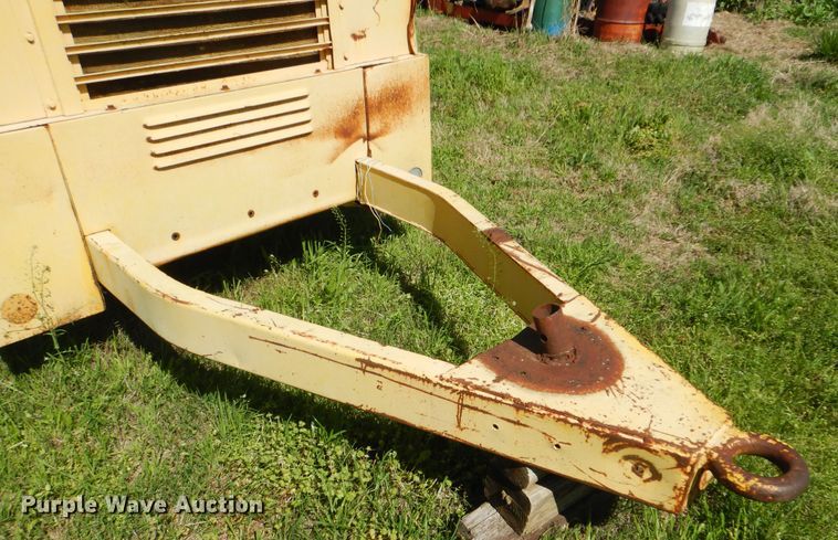 image for item GY9779 Leroi 185 air compressor