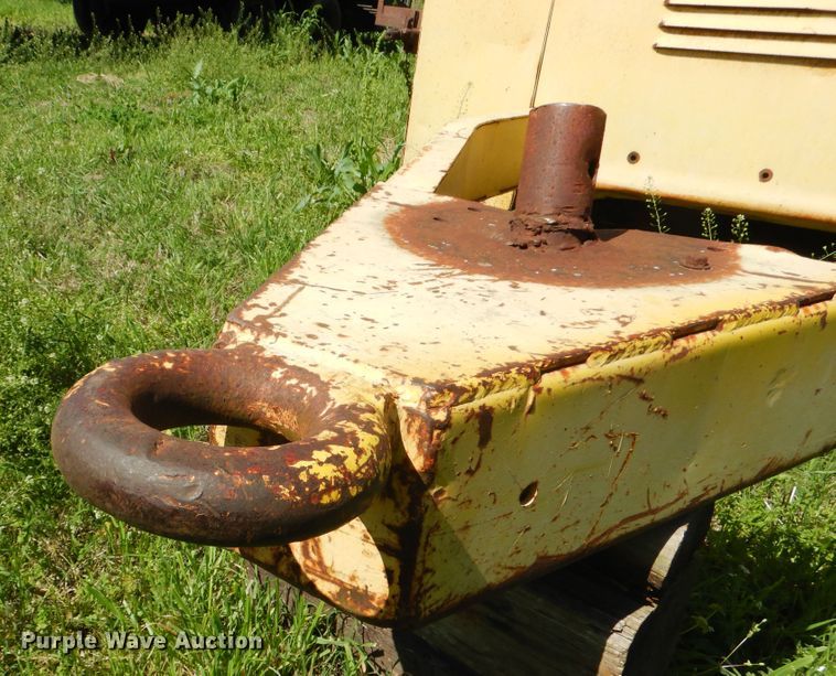 image for item GY9779 Leroi 185 air compressor