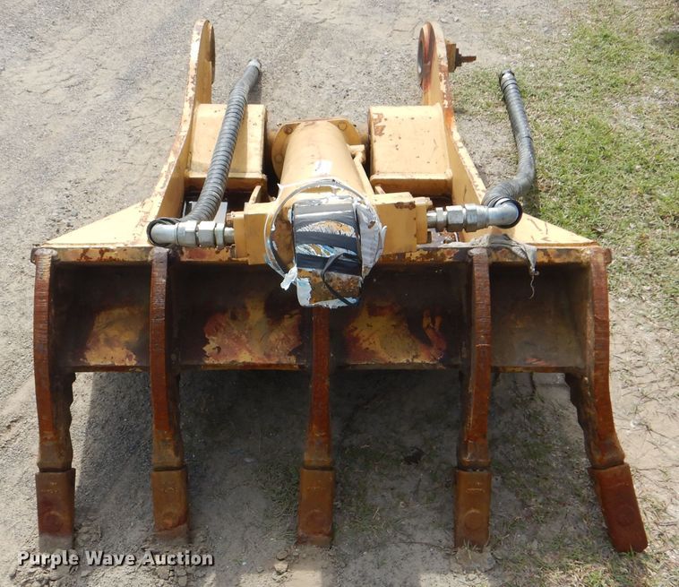 image for item GY9811 Caterpillar 33"W excavator thumb