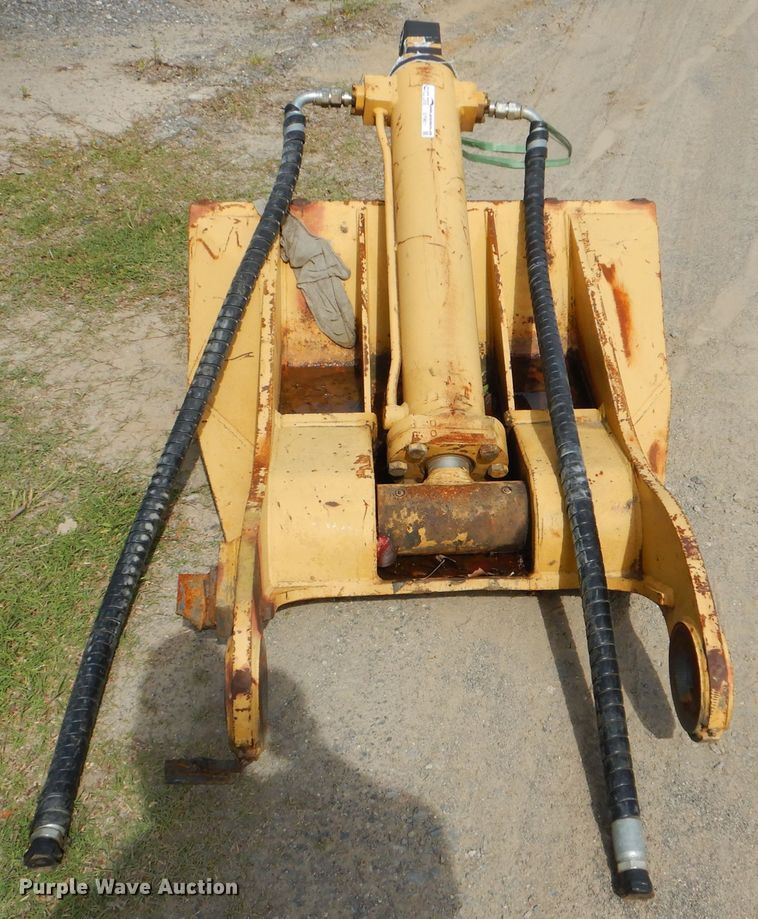image for item GY9811 Caterpillar 33"W excavator thumb