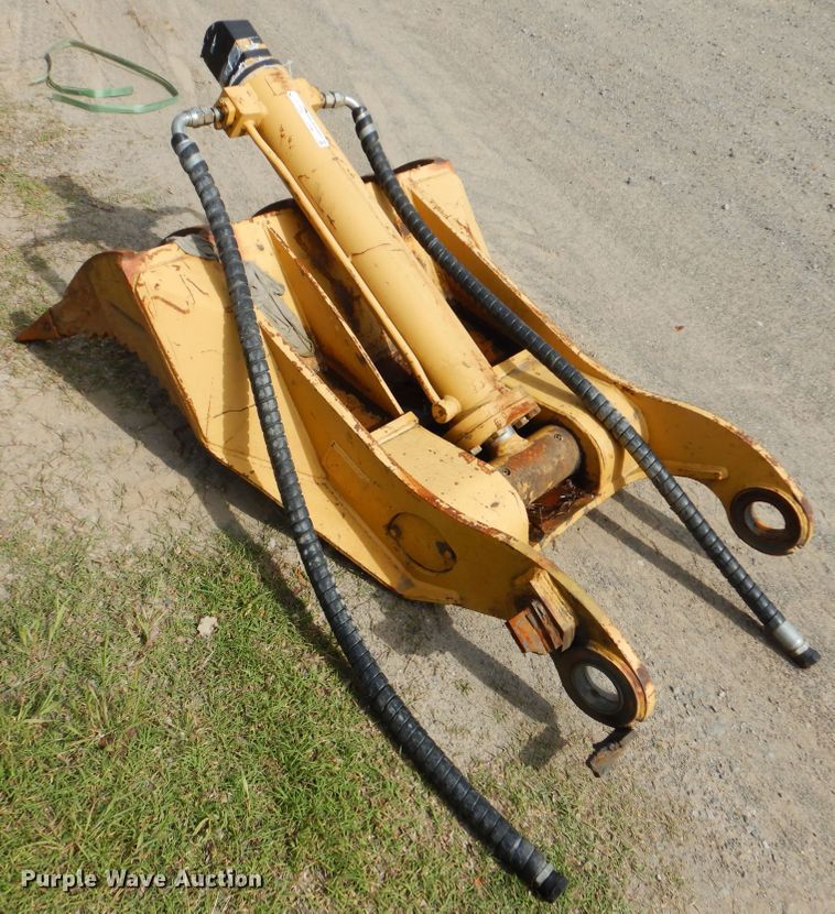 image for item GY9811 Caterpillar 33"W excavator thumb