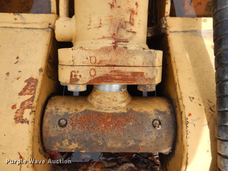 image for item GY9811 Caterpillar 33"W excavator thumb