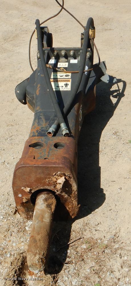 image for item GY9818 Caterpillar H120CS breaker