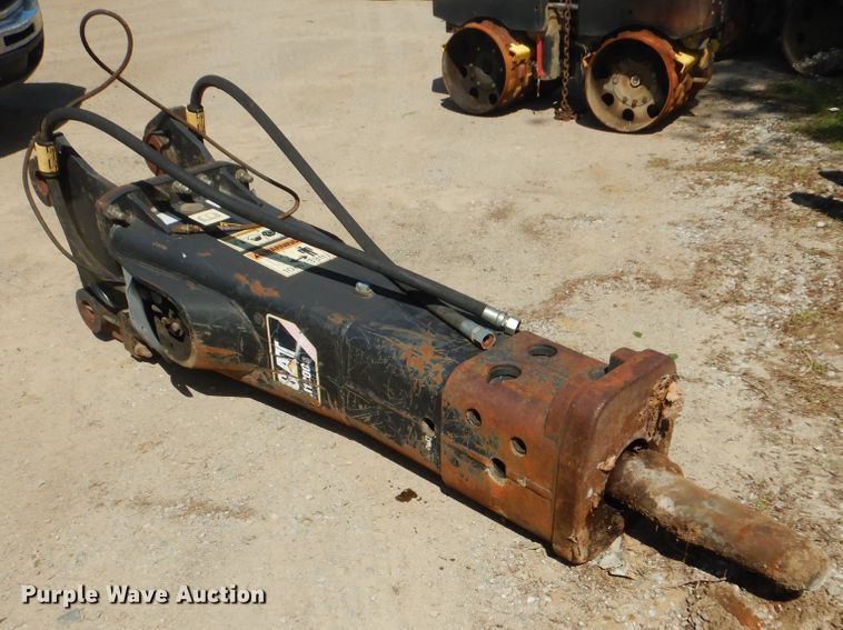 image for item GY9818 Caterpillar H120CS breaker