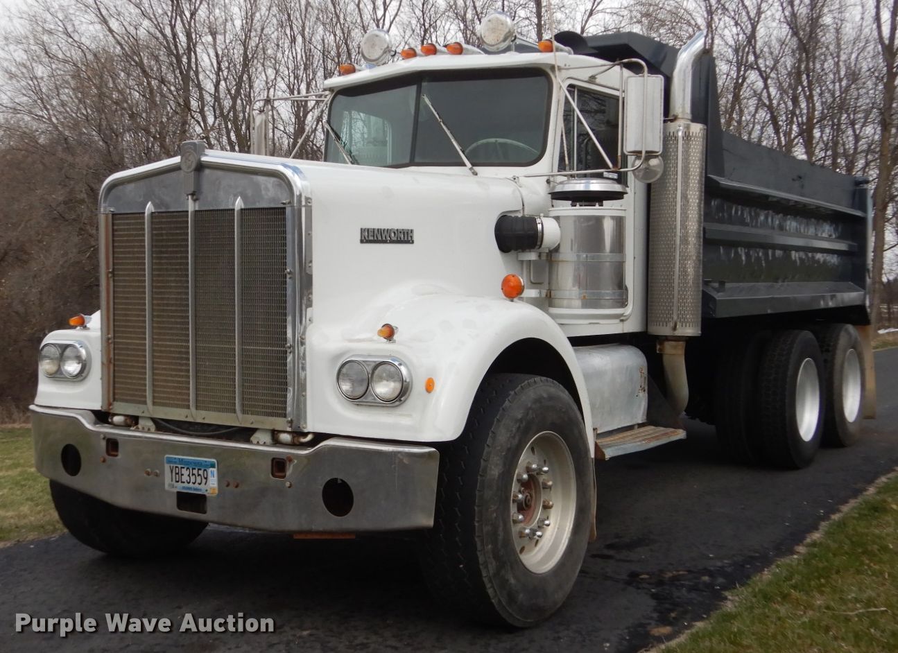 1974 Kenworth dump truck in Hutchinson, MN Item FX9084 sold Purple Wave