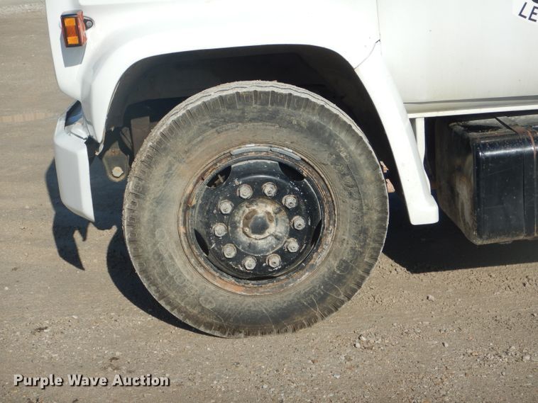 image for item DF3136 1984 Chevrolet 70 dump truck