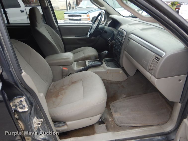 image for item DF3164 2004 Jeep Grand Cherokee Laredo  SUV