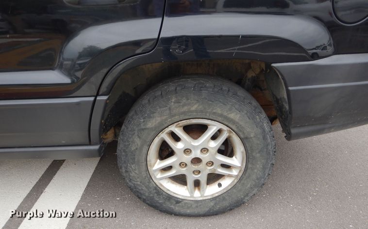 image for item DF3164 2004 Jeep Grand Cherokee Laredo  SUV