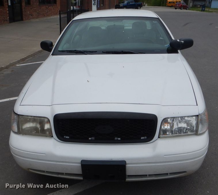 image for item DF3165 2005 Ford Crown Victoria Police Interceptor