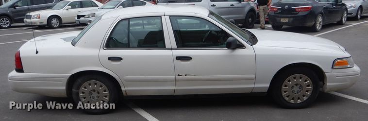 image for item DF3165 2005 Ford Crown Victoria Police Interceptor