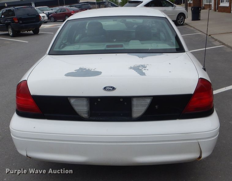 image for item DF3165 2005 Ford Crown Victoria Police Interceptor