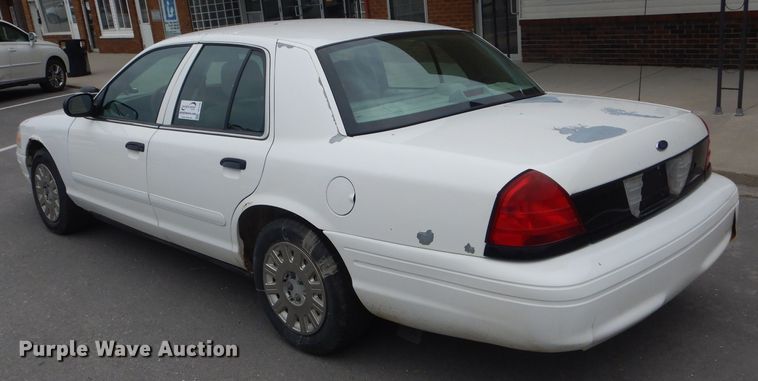 image for item DF3165 2005 Ford Crown Victoria Police Interceptor