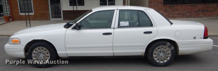 image for item DF3165 2005 Ford Crown Victoria Police Interceptor