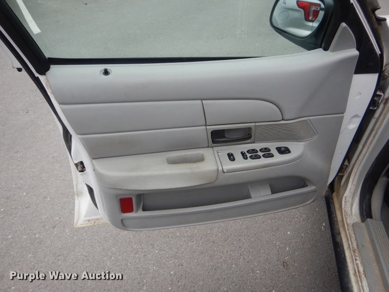 image for item DF3165 2005 Ford Crown Victoria Police Interceptor