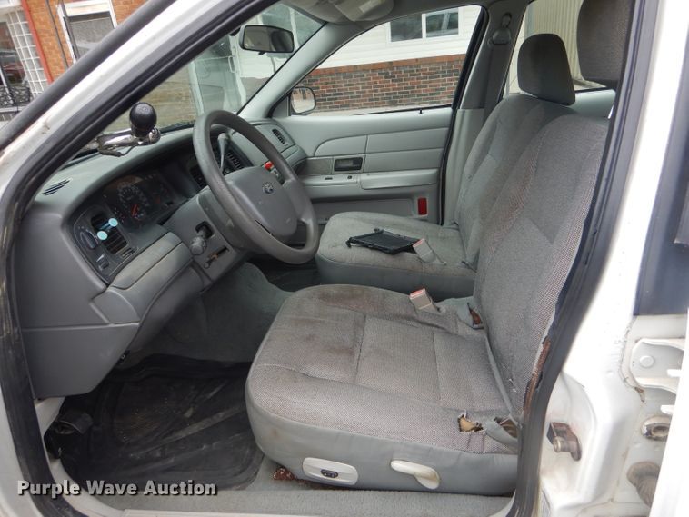 image for item DF3165 2005 Ford Crown Victoria Police Interceptor