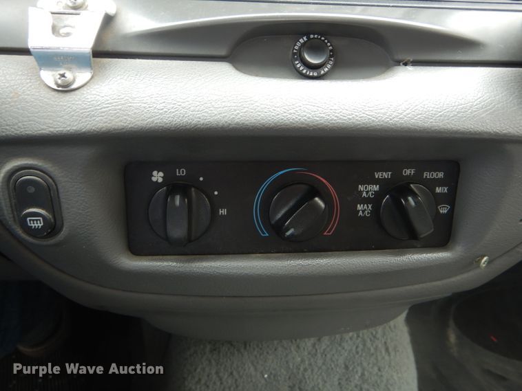 image for item DF3165 2005 Ford Crown Victoria Police Interceptor