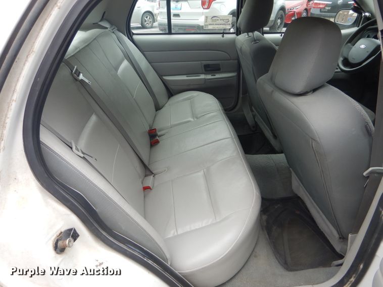 image for item DF3165 2005 Ford Crown Victoria Police Interceptor