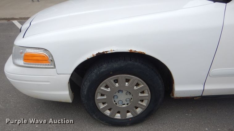 image for item DF3165 2005 Ford Crown Victoria Police Interceptor