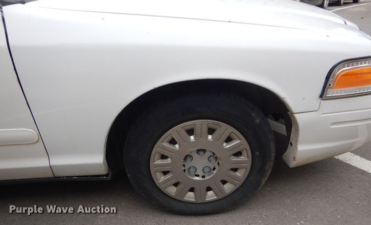 image for item DF3165 2005 Ford Crown Victoria Police Interceptor