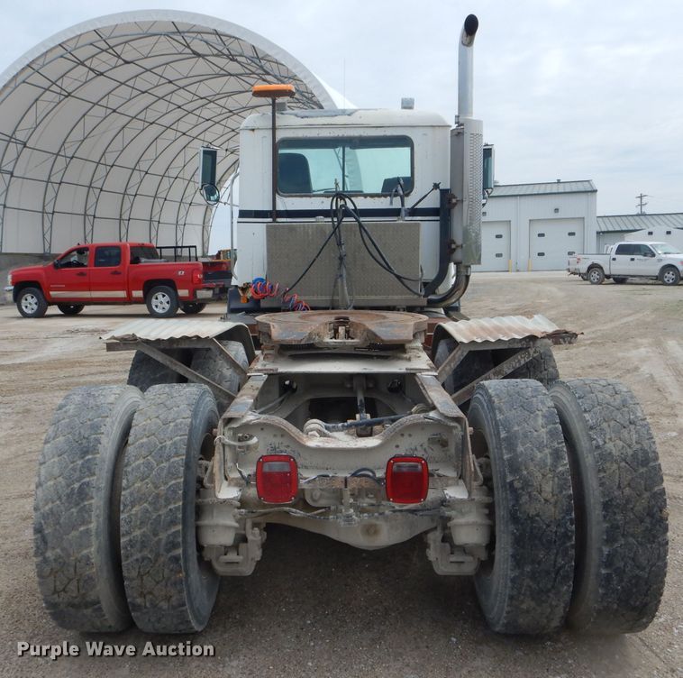 image for item DF3166 1991 Mack CH613  semi truck