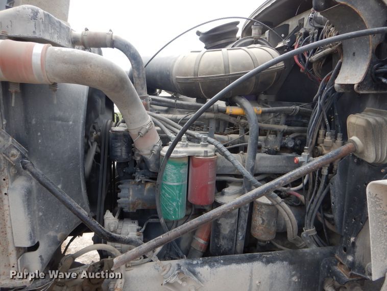 image for item DF3166 1991 Mack CH613  semi truck