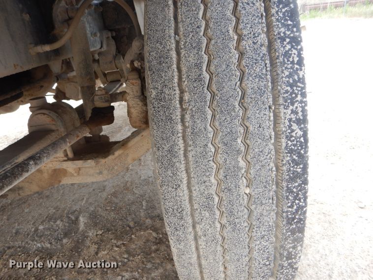 image for item DF3166 1991 Mack CH613  semi truck