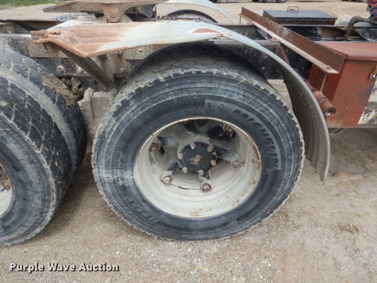 image for item DF3166 1991 Mack CH613  semi truck