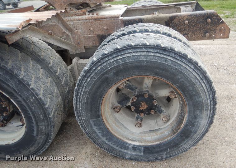 image for item DF3166 1991 Mack CH613  semi truck