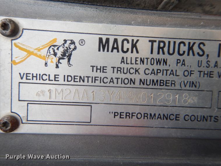 image for item DF3166 1991 Mack CH613  semi truck