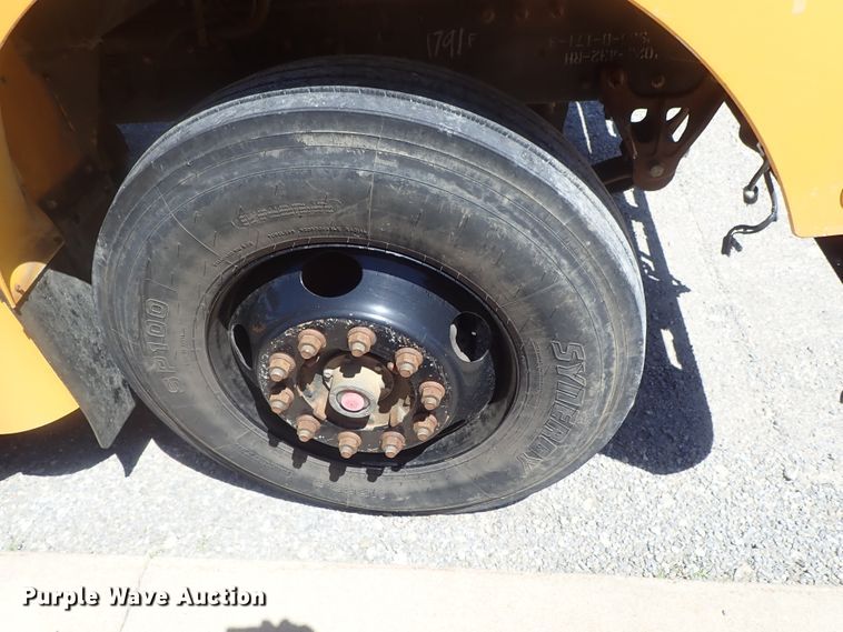 image for item DG3170 2004 Blue Bird Vision school bus