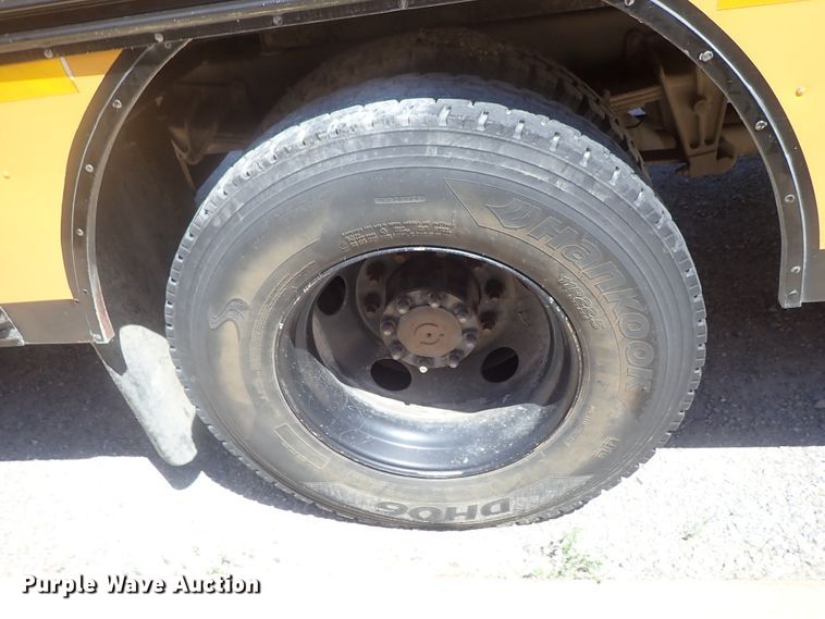 image for item DG3170 2004 Blue Bird Vision school bus