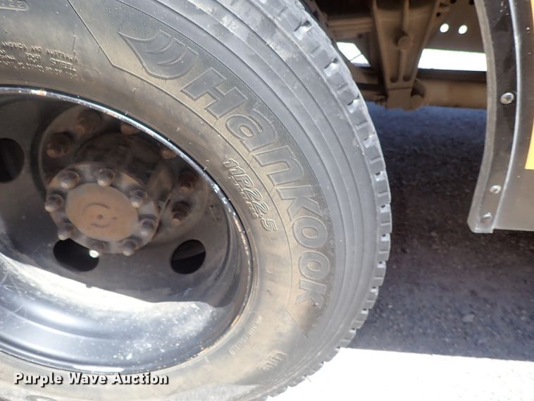 image for item DG3170 2004 Blue Bird Vision school bus