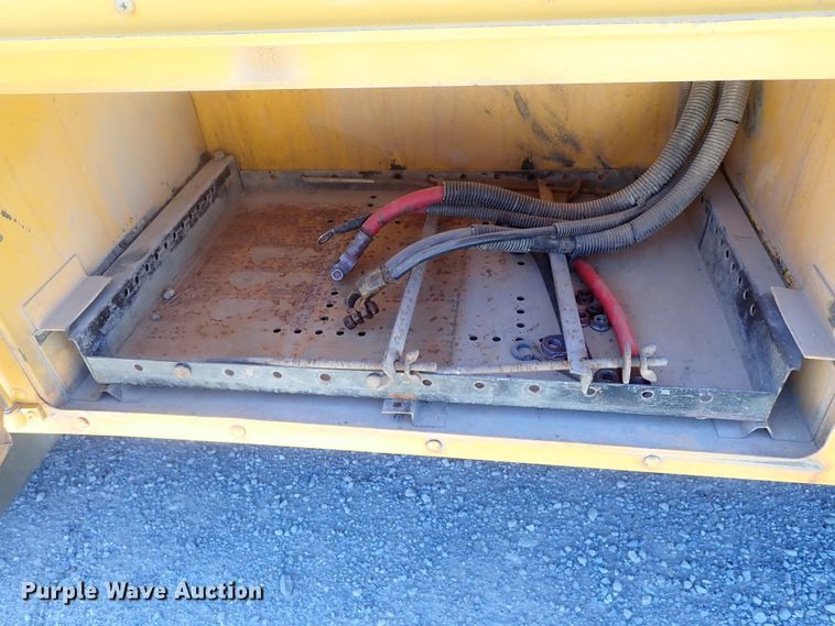 image for item DG3170 2004 Blue Bird Vision school bus