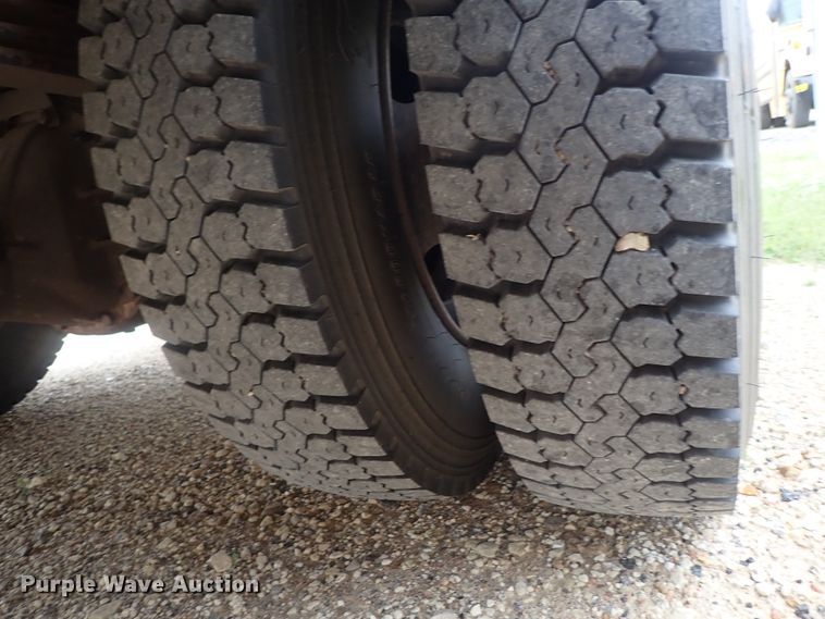 image for item DG3172 1998 Chevrolet Blue Bird school bus