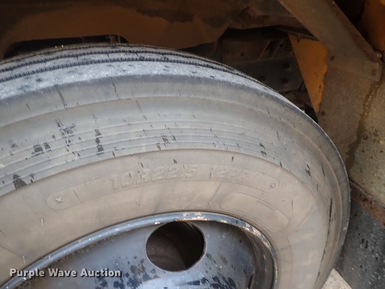 image for item DG3172 1998 Chevrolet Blue Bird school bus