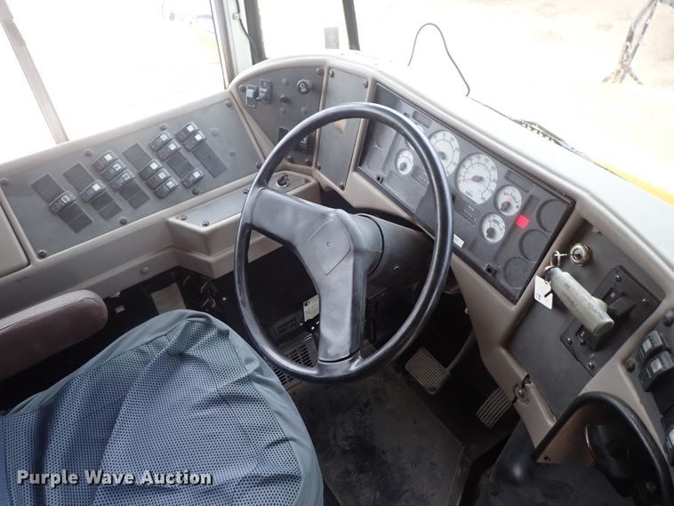 image for item DG3174 2003 International school bus