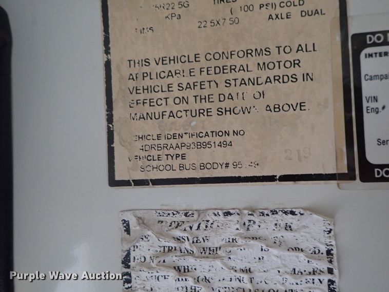 image for item DG3174 2003 International school bus