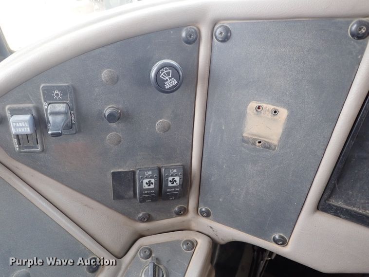 image for item DG3174 2003 International school bus