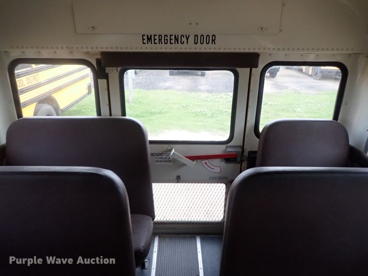 image for item DG3174 2003 International school bus